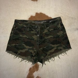 High Waist Festival Shorts 🖤💚